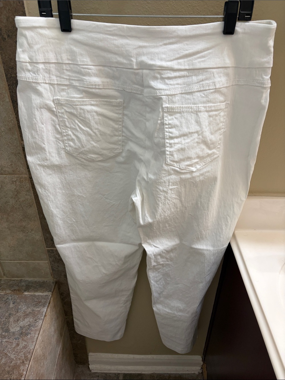 Ruby Rd. White Ankle-Length Cropped Pants - Picture 2 of 4